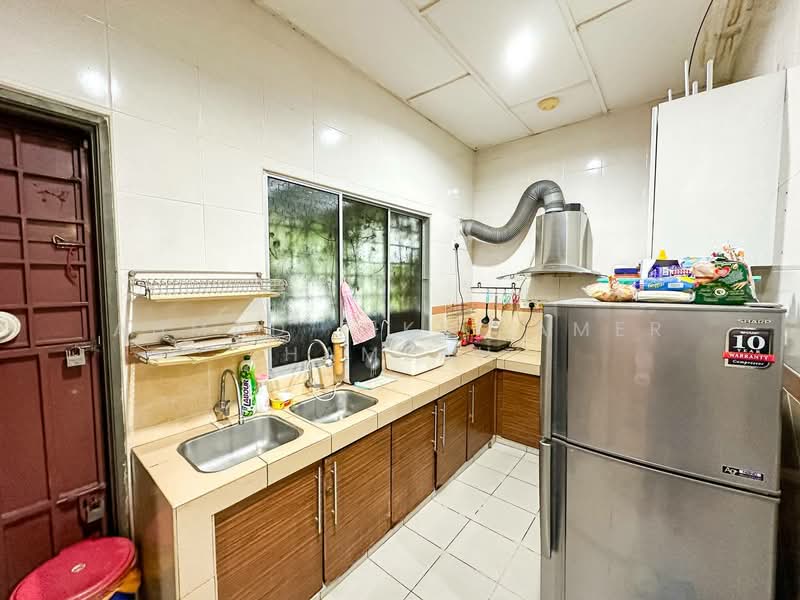1-storey Terraced House for Sale in Taman Cheras Jaya (Cheras) - Ahmad Fikri Amer Hamzah - Kitchen - PropertyGuru.com.my