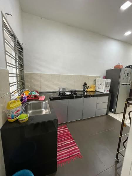 Rumah Teres 1 Tingkat untuk Dijual di Taman Perling (Perling) - Iden Tan - Kitchen - PropertyGuru.com.my