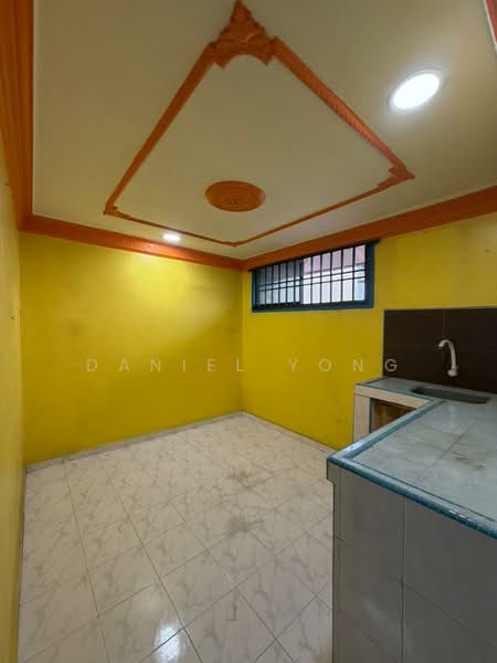 1-storey Terraced House for Sale in Taman Puteri Wangsa (Ulu Tiram) - Daniel Yong - Kitchen - PropertyGuru.com.my