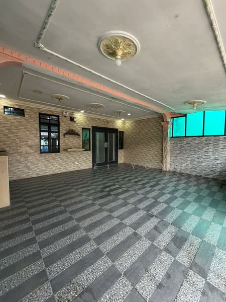 1-storey Terraced House for Sale in Taman Puteri Wangsa (Ulu Tiram) - Daniel Yong - Entrance - PropertyGuru.com.my