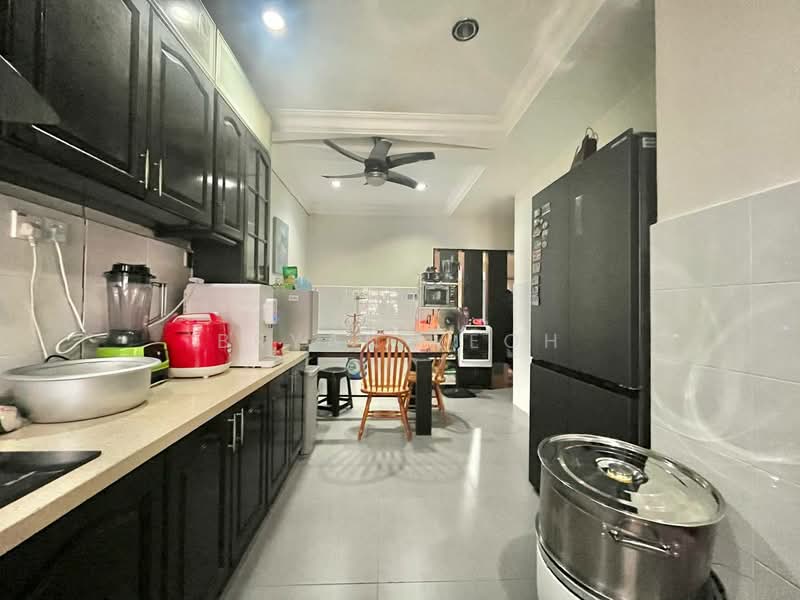 Rumah Teres 2 Tingkat untuk Dijual di Taman TTDI Jaya (Shah Alam) - Bryan Yeoh - Kitchen - PropertyGuru.com.my