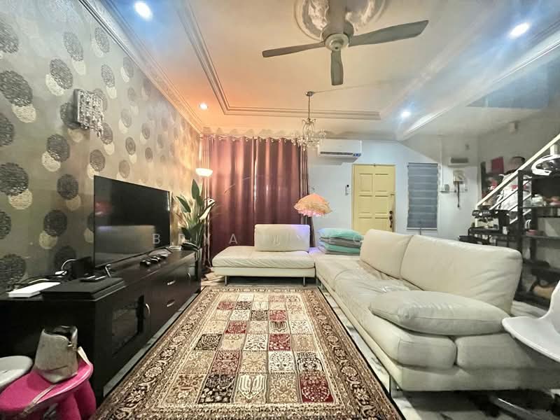 Rumah Teres 2 Tingkat untuk Dijual di Taman TTDI Jaya (Shah Alam) - Bryan Yeoh - Living Room - PropertyGuru.com.my