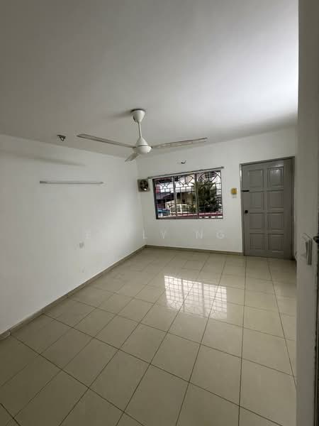 Rumah Teres 2 Tingkat untuk Disewa di Batu Caves (Selangor) - Emily Ng - Living Room - PropertyGuru.com.my
