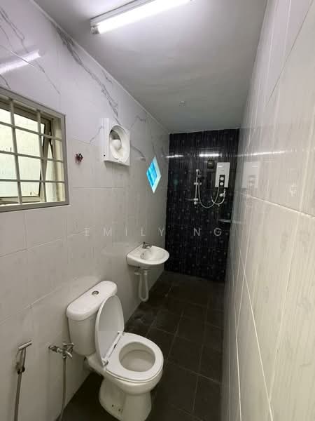 Rumah Teres 2 Tingkat untuk Disewa di Batu Caves (Selangor) - Emily Ng - Bathroom - PropertyGuru.com.my