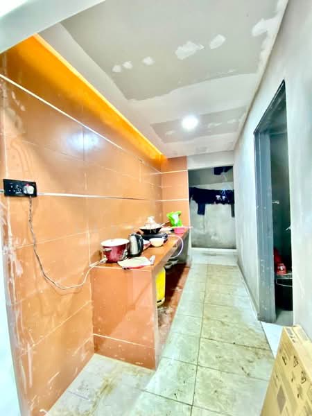 Rumah Teres untuk Dijual di Taman Damai Jaya (Skudai) - Seven Tay - Kitchen - PropertyGuru.com.my