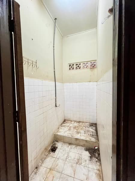 Rumah Teres 1 Tingkat untuk Dijual di Permas Jaya (Johor) - Bosco Eng - Bathroom - PropertyGuru.com.my