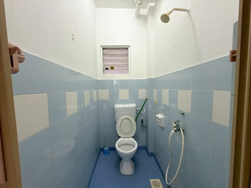 Rumah Flat untuk Disewa di Taman Gaya - Winson Yap - Bathroom - PropertyGuru.com.my