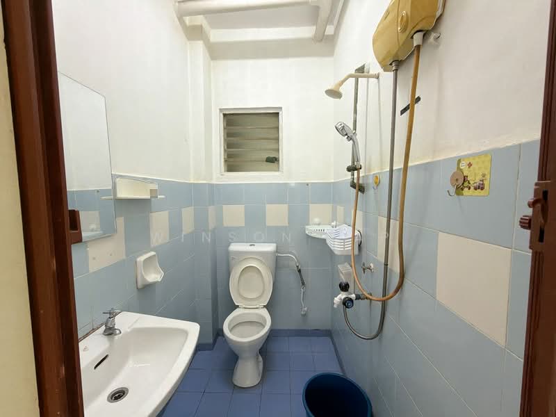 Rumah Flat untuk Disewa di Taman Gaya - Winson Yap - Bathroom - PropertyGuru.com.my