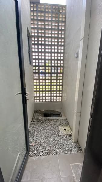 Rumah Teres 2 Tingkat untuk Dijual di Bukit Jelutong (Shah Alam) - Azman Ahmad - PropertyGuru.com.my
