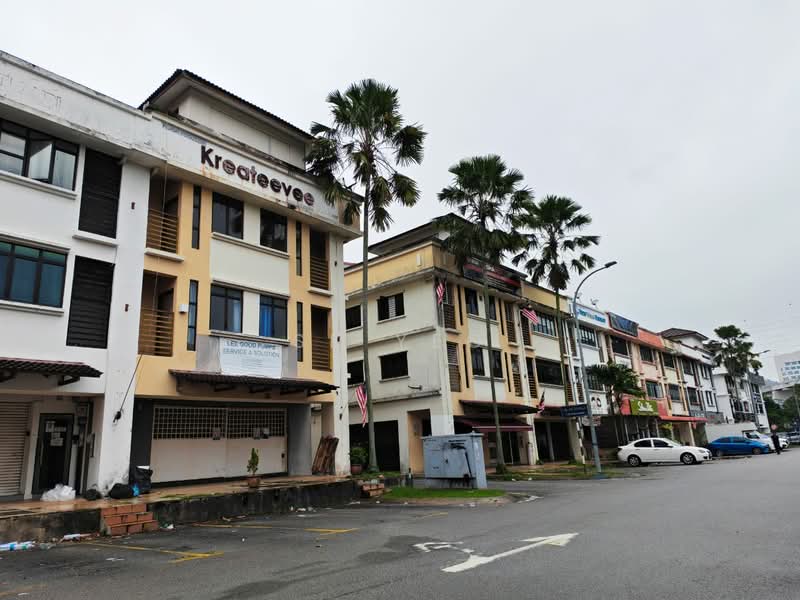Kedai / Pejabat untuk Disewa di Seksyen U1 (Glenmarie) - sk Yeo - Exterior - PropertyGuru.com.my