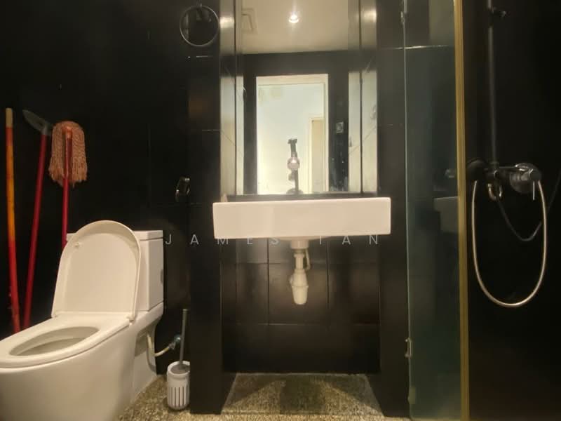 Servis Apartment untuk Disewa di Centrestage Designer Suite - James Tan - Bathroom - PropertyGuru.com.my