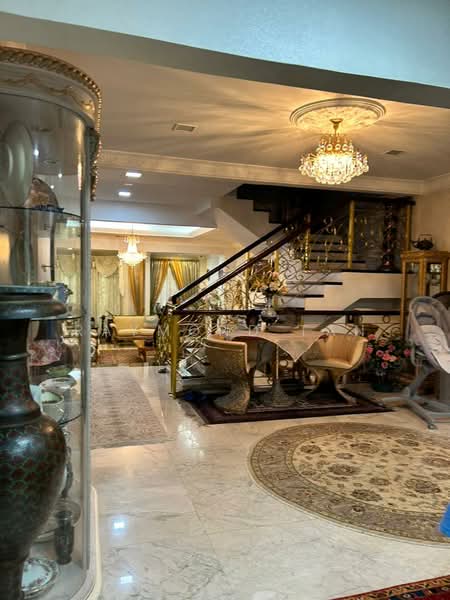 Rumah Berkembar untuk Dijual di Kelana Jaya (Petaling Jaya) - Raymond Tan - Living Room - PropertyGuru.com.my