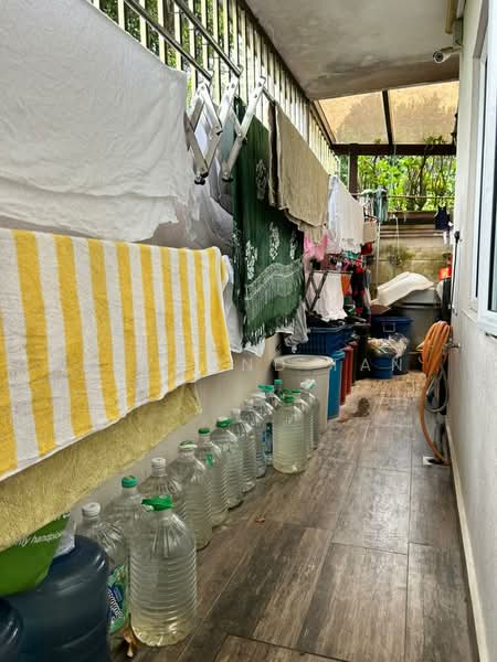 Rumah Berkembar untuk Dijual di Kelana Jaya (Petaling Jaya) - Raymond Tan - Balcony - PropertyGuru.com.my