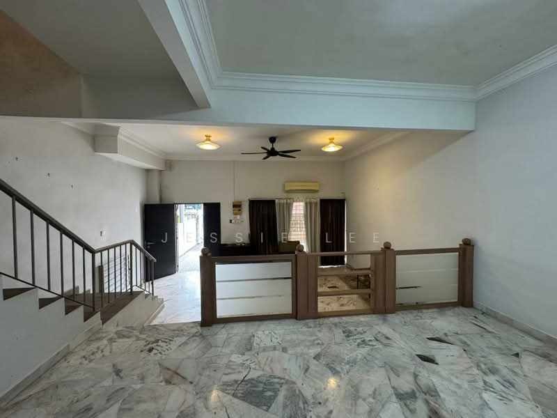 Rumah Teres 2 Tingkat untuk Dijual di Sungai Long (Bandar Sungai Long) - Jessie Lee - Living Room - PropertyGuru.com.my