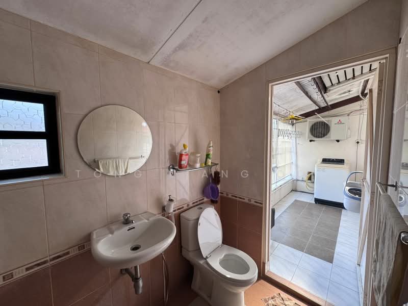 2-storey Terraced House for Sale in Air Hitam (Ayer Itam) - Tong Liang Ooi - Bathroom - PropertyGuru.com.my