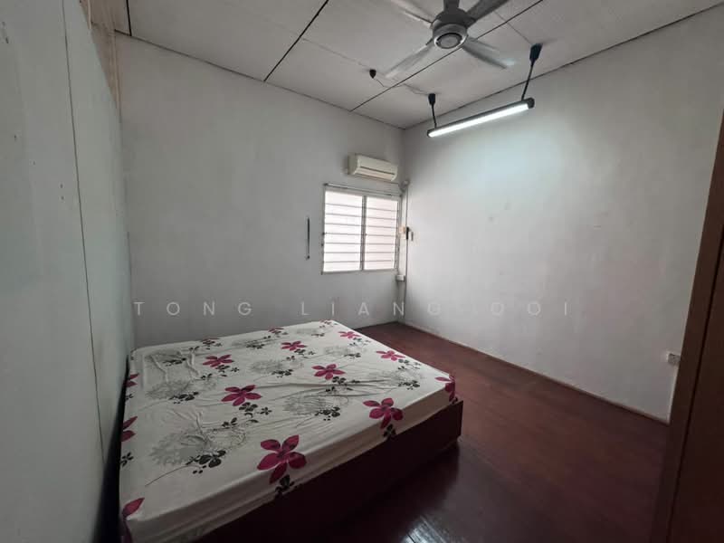 2-storey Terraced House for Sale in Air Hitam (Ayer Itam) - Tong Liang Ooi - Bedroom - PropertyGuru.com.my