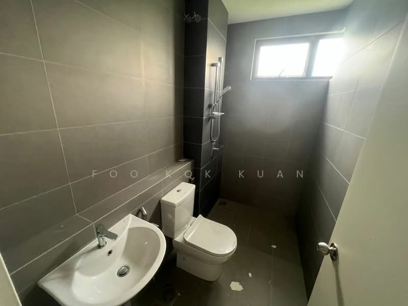 2-storey Terraced House for Sale in Bandar Gamuda Gardens (Rawang) - Kelton Foo - Bathroom - PropertyGuru.com.my