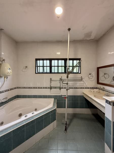 Link Bungalow for Sale in Tropicana (Petaling Jaya) - Jenice Lam - Bathroom - PropertyGuru.com.my