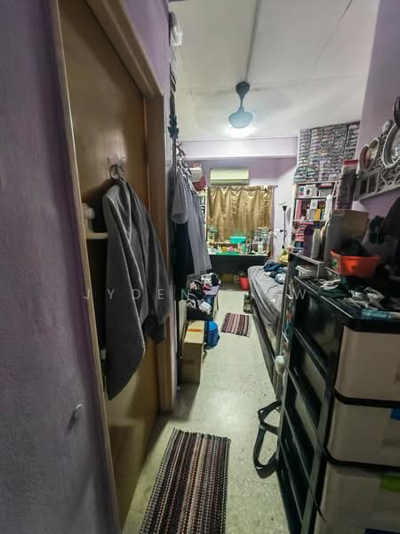 Pangsapuri untuk Dijual di Pangsapuri Sri Mayang - Jyden Tiew - Bedroom - PropertyGuru.com.my