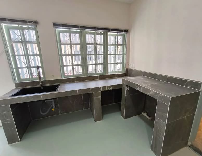 Semi-Detached House for Rent in Taman Lucky (Bangsar) - Si Peng Ng - Kitchen - PropertyGuru.com.my