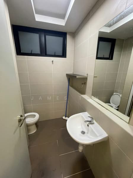 Servis Apartment untuk Disewa di Glomac Centro Service Apartment - James Tan - Bathroom - PropertyGuru.com.my