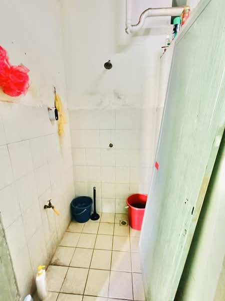 Pangsapuri untuk Dijual di Sri Saujana - KV LOO - Bathroom - PropertyGuru.com.my