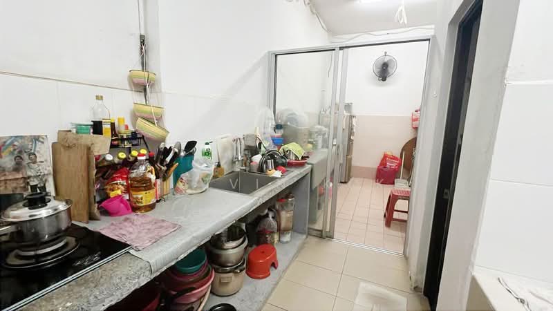 Rumah Teres 2.5 Tingkat untuk Dijual di Balakong (Cheras) - Calvin Kok - Kitchen - PropertyGuru.com.my