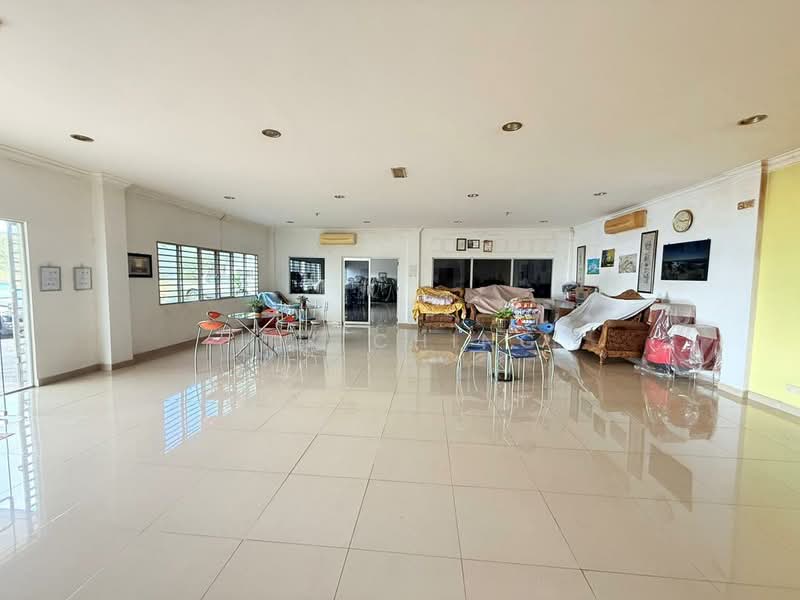 Detached Factory for Sale in Rawang (Selangor) - H.K Ching - Living Room - PropertyGuru.com.my