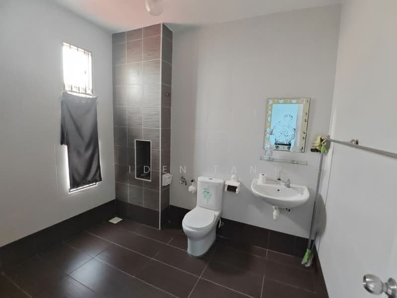 2-storey Terraced House for Sale in Setia Tropika (Johor Bahru) - Iden Tan - Bathroom - PropertyGuru.com.my