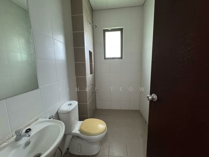 Semi-Detached House for Sale in East Ledang (Iskandar Puteri (Nusajaya)) - Kinki Teow - Bathroom - PropertyGuru.com.my