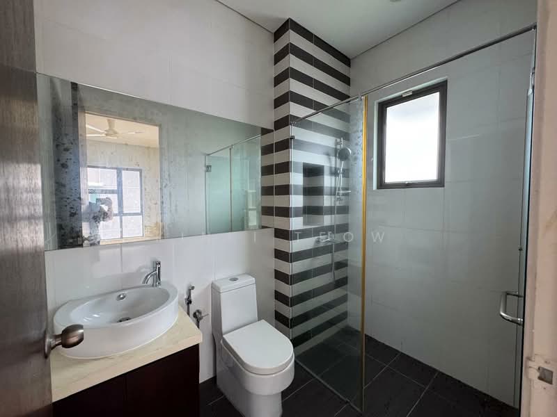Semi-Detached House for Sale in East Ledang (Iskandar Puteri (Nusajaya)) - Kinki Teow - Bathroom - PropertyGuru.com.my