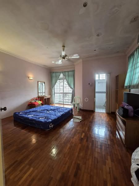 2-storey Terraced House for Sale in Taman Molek (Johor Bahru) - Shieh Long Chen - Bedroom - PropertyGuru.com.my