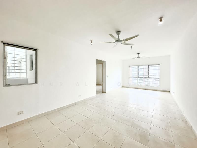 Pangsapuri untuk Dijual di Pangsapuri Seri Mutiara - Nur Alia Omar - Living Room - PropertyGuru.com.my