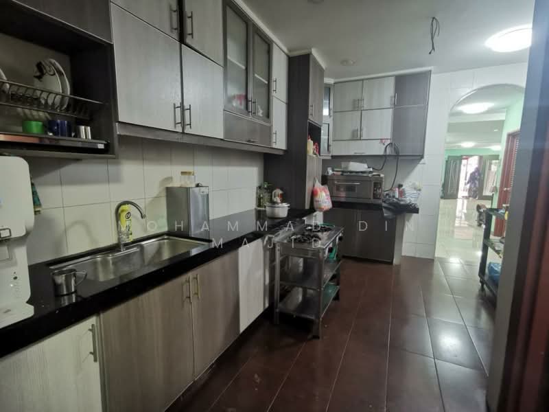 Rumah Teres 2 Tingkat untuk Dijual di Seksyen 7 (Shah Alam) - Mohammad Din Majid - Kitchen - PropertyGuru.com.my