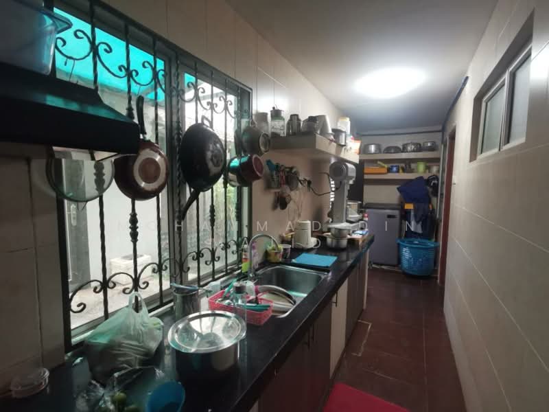 Rumah Teres 2 Tingkat untuk Dijual di Seksyen 7 (Shah Alam) - Mohammad Din Majid - Kitchen - PropertyGuru.com.my