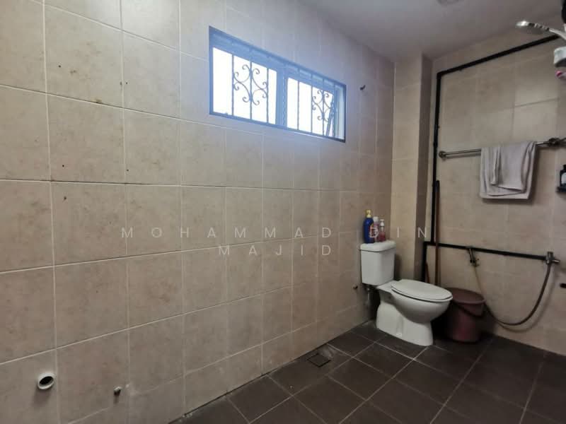 Rumah Teres 2 Tingkat untuk Dijual di Seksyen 7 (Shah Alam) - Mohammad Din Majid - Bathroom - PropertyGuru.com.my