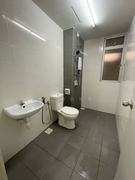 Pangsapuri untuk Disewa di Residensi Rumpun Bahagia (Residensi Melaka Tengah 1) - BL Bong - Bathroom - PropertyGuru.com.my