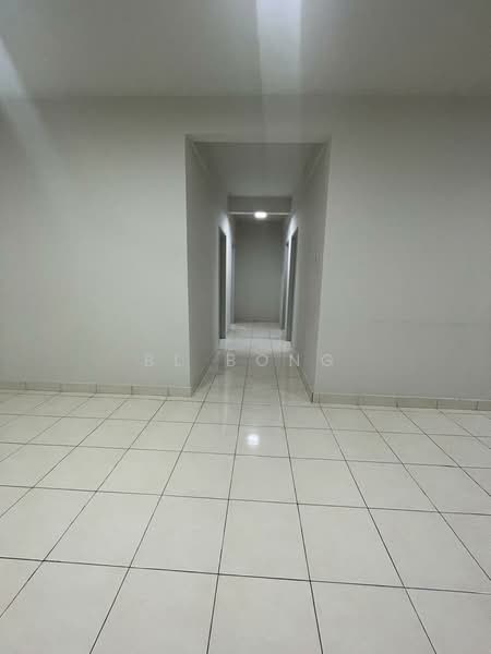 Pangsapuri untuk Disewa di Residensi Rumpun Bahagia (Residensi Melaka Tengah 1) - BL Bong - Corridor - PropertyGuru.com.my