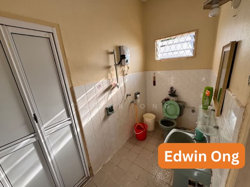 Semi-Detached House for Sale in Tanjung Bungah (Penang) - Edwin Ong - Bathroom - PropertyGuru.com.my