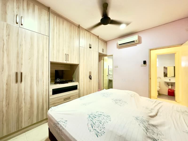 Condominium for Sale at Kristal Heights - Nur Alia Omar - Bedroom - PropertyGuru.com.my