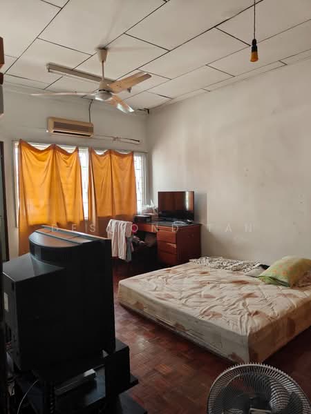 Rumah Teres 2 Tingkat untuk Dijual di SS2 (Petaling Jaya) - Desmond Tan - Bedroom - PropertyGuru.com.my