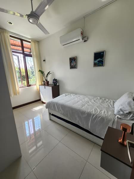 Bungalow for Rent in Batu Ferringhi (Penang) - CK Goh - Bedroom - PropertyGuru.com.my
