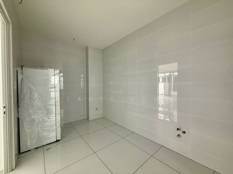 Semi-Detached House for Sale in Taman Ekoflora (Johor Bahru) - Gladys Wong - Kitchen - PropertyGuru.com.my