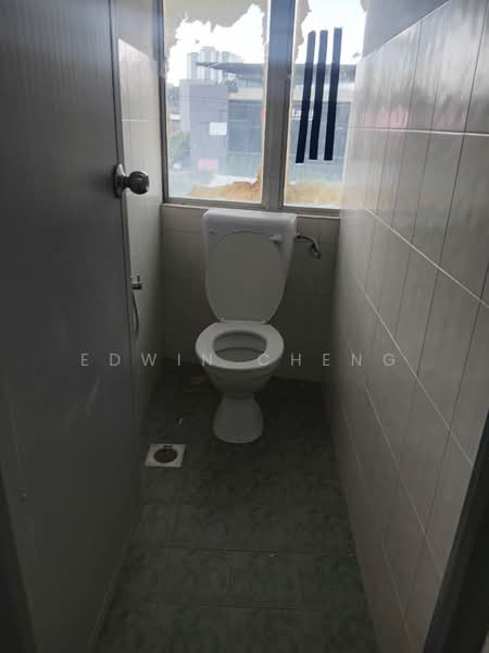 Shop / Office for Rent in Jalan Klang Lama (Old Klang Road) (Kuala Lumpur) - Edwin Cheng - Bathroom - PropertyGuru.com.my