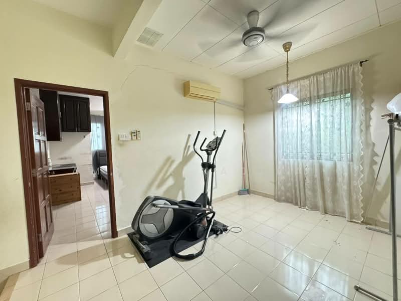 2-storey Terraced House for Sale in Taman Pelangi Semenyih (Semenyih) - Ammeer Nadzrai - Gym - PropertyGuru.com.my