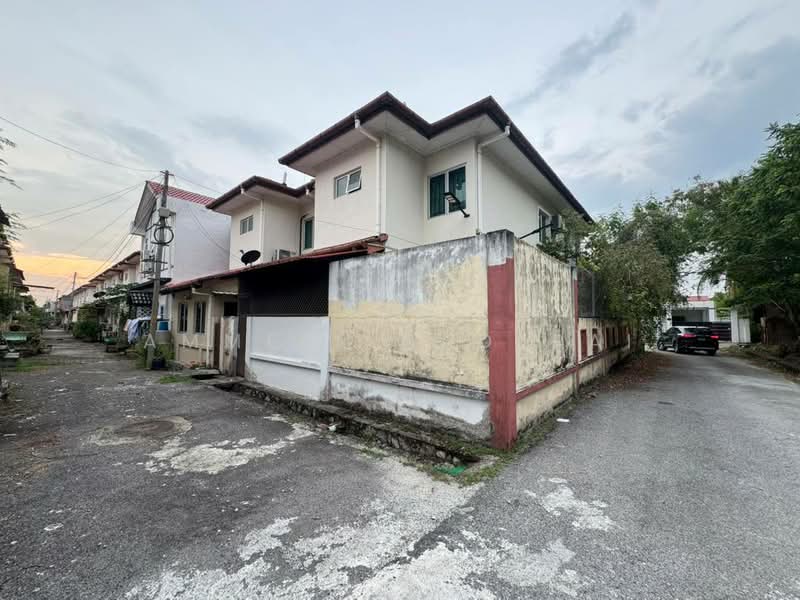 2-storey Terraced House for Sale in Taman Pelangi Semenyih (Semenyih) - Ammeer Nadzrai - Exterior - PropertyGuru.com.my