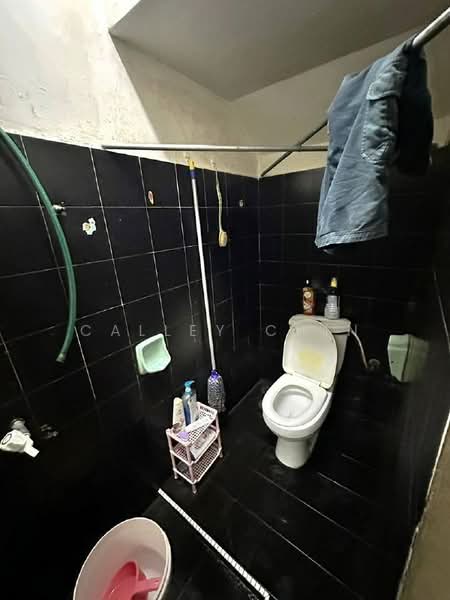Rumah Teres 2 Tingkat untuk Dijual di Johor Bahru (Johor) - Calley Chin - Bathroom - PropertyGuru.com.my