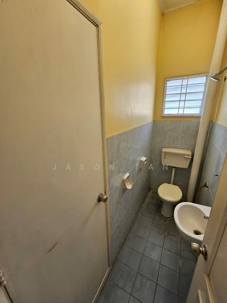 Rumah Teres 2 Tingkat untuk Dijual di Taman Puncak Jalil (Seri Kembangan) - Jason Tan - Bathroom - PropertyGuru.com.my