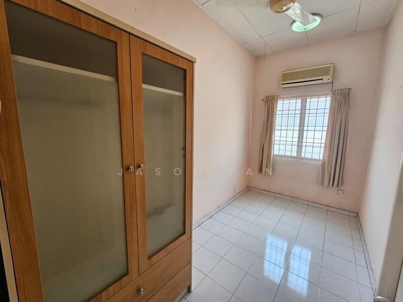 Rumah Teres 2 Tingkat untuk Dijual di Taman Puncak Jalil (Seri Kembangan) - Jason Tan - Bedroom - PropertyGuru.com.my