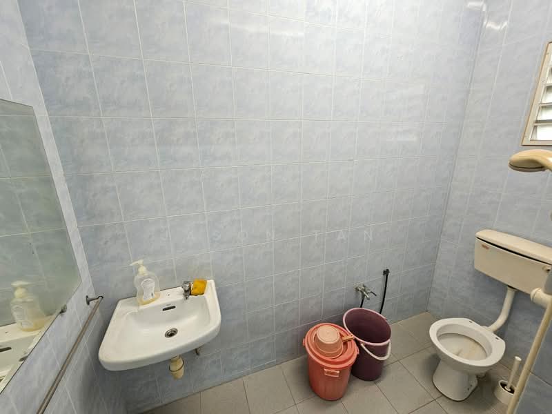 Rumah Teres 2 Tingkat untuk Dijual di Taman Puncak Jalil (Seri Kembangan) - Jason Tan - Bathroom - PropertyGuru.com.my